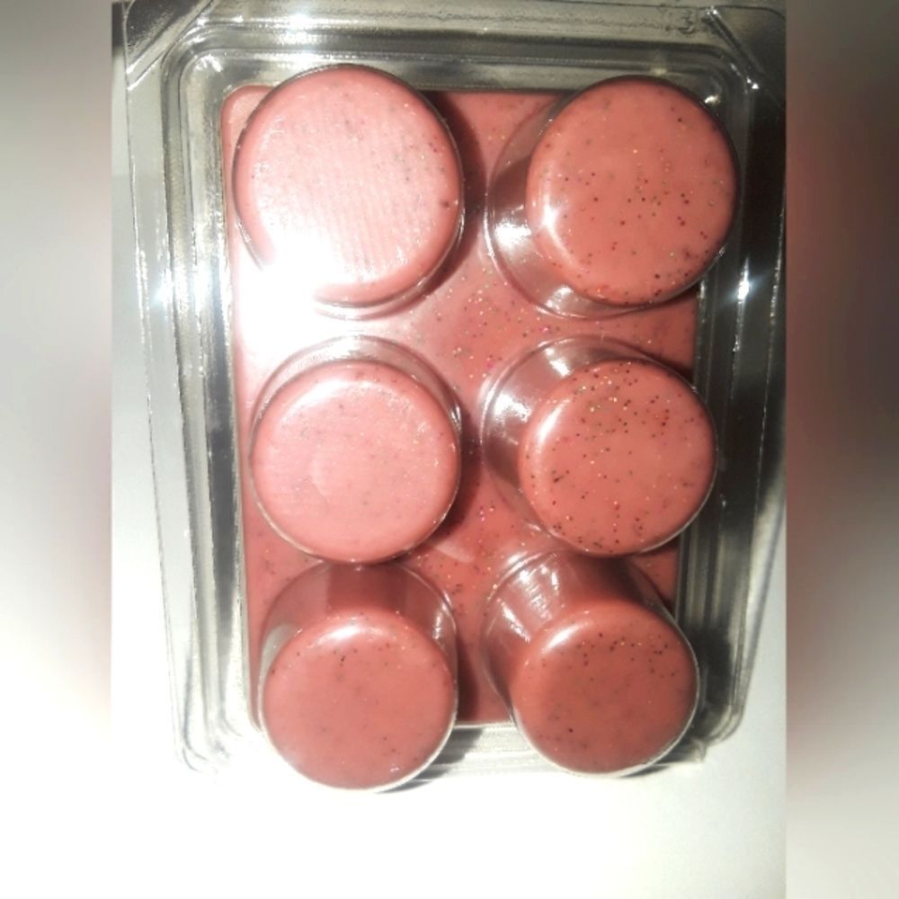 HAND Crafted Hopeless Romantic waxmelt Rounds